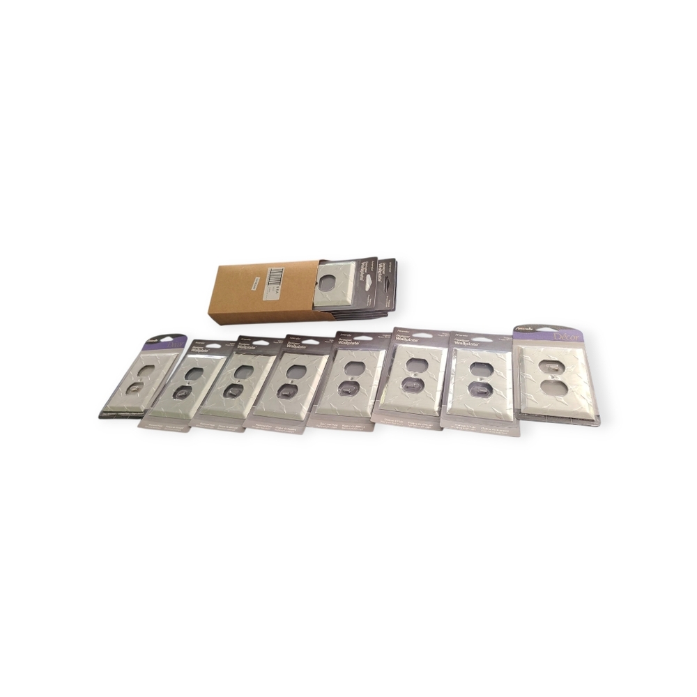 Silver Diamond Plate Designer Receptacle Cover Wallplate